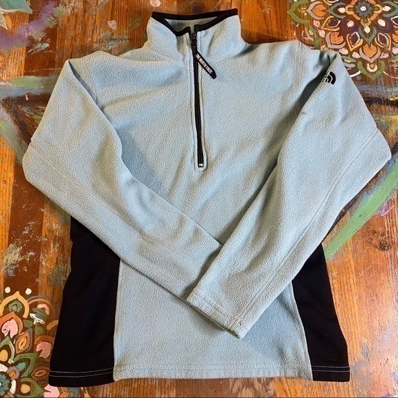 The North Face Tops - Really clean lightly used The North Face Fleece in a size Xtra Small